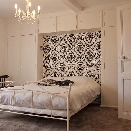 Chambres D'hotes Le Besset B&B 티에르
