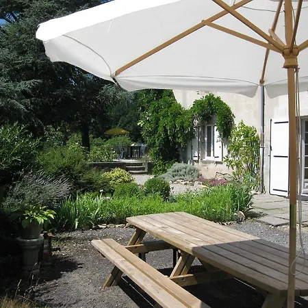 Chambres D'hotes Le Besset B&B 티에르